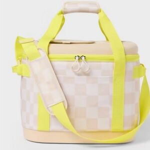 New 24 Cans/20.7 qt Soft Sided Cooler